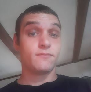 Meet your Posher, Levi